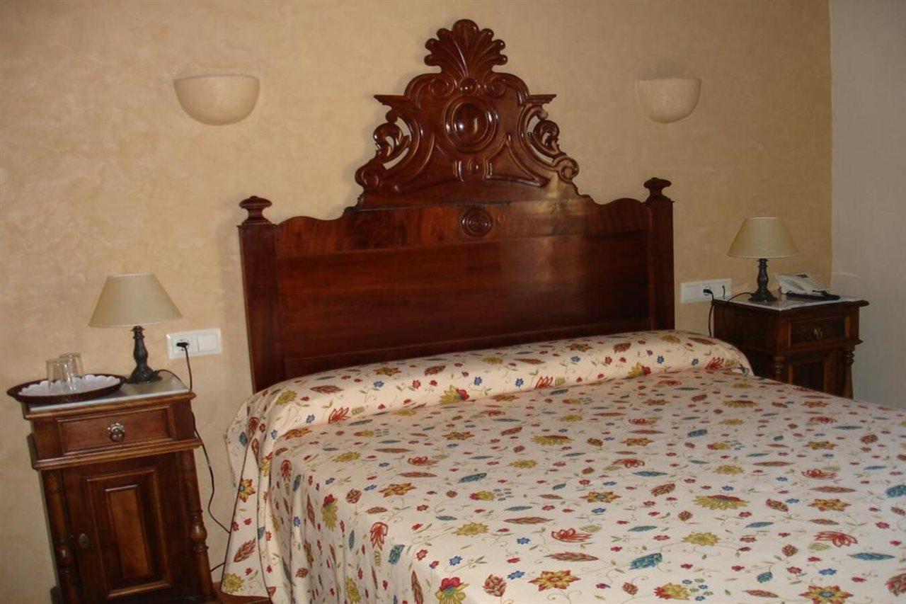 Hotel Sant Feliu Sant Feliu de Boada Ngoại thất bức ảnh