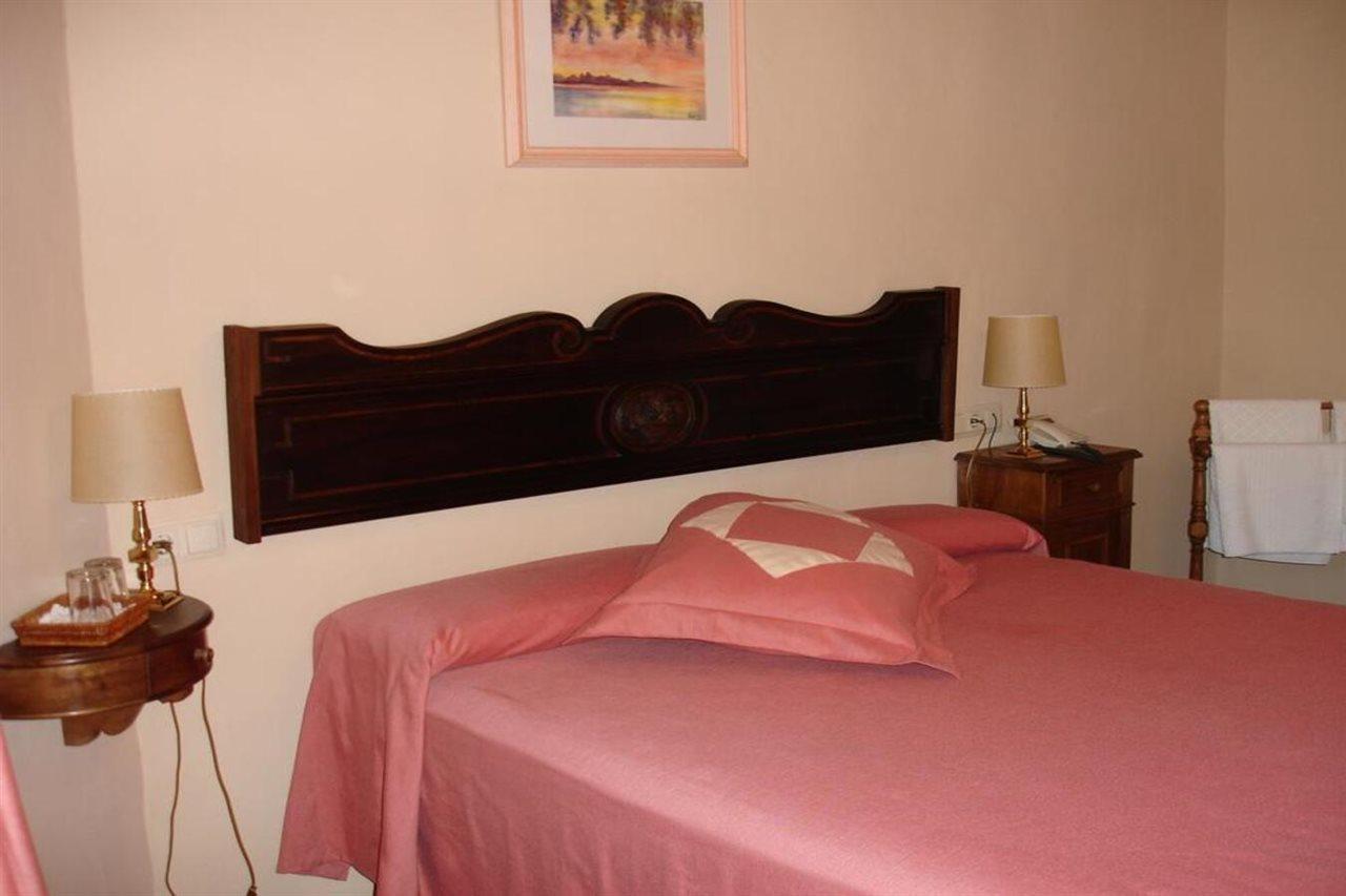 Hotel Sant Feliu Sant Feliu de Boada Ngoại thất bức ảnh