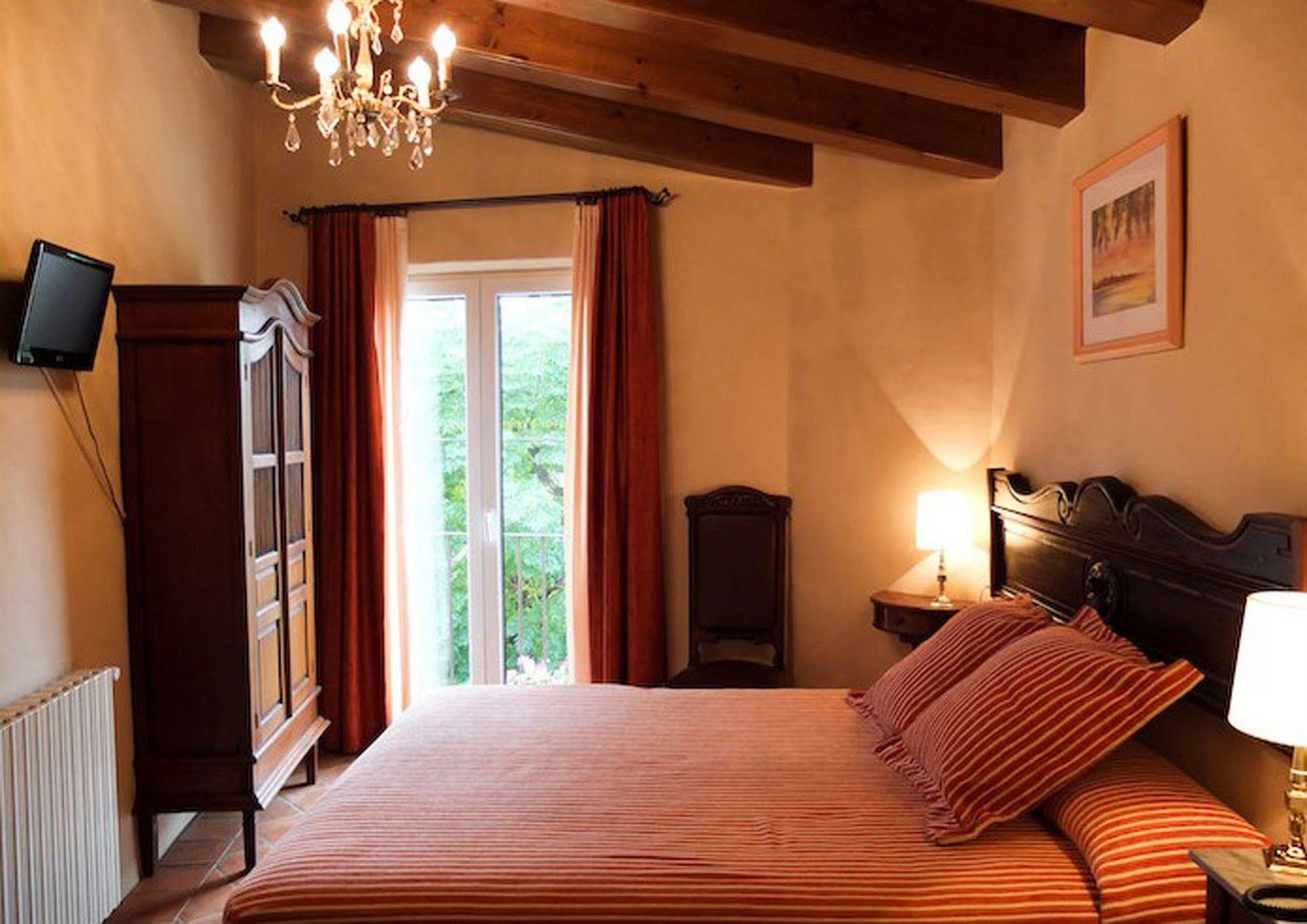 Hotel Sant Feliu Sant Feliu de Boada Ngoại thất bức ảnh